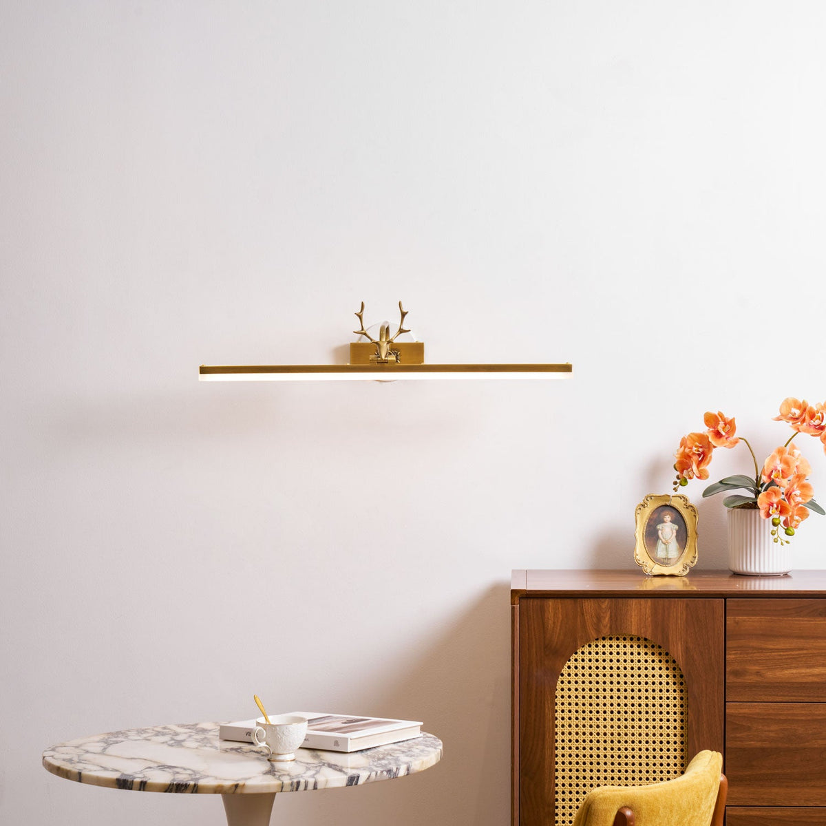 Metal Antler Ring Wall Lamp
