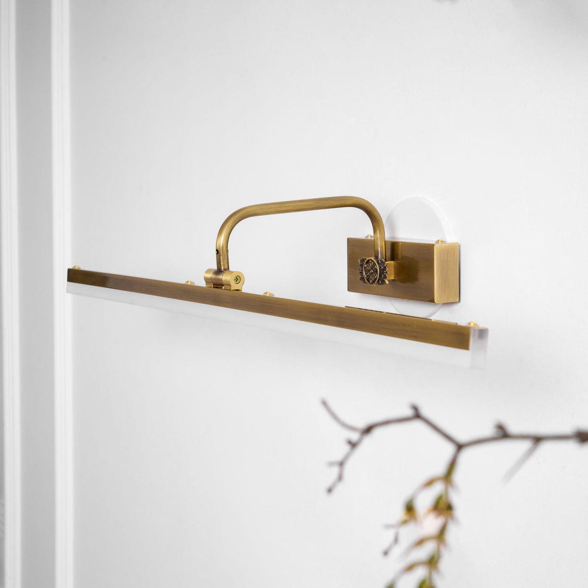 Metal Antler Ring Wall Lamp