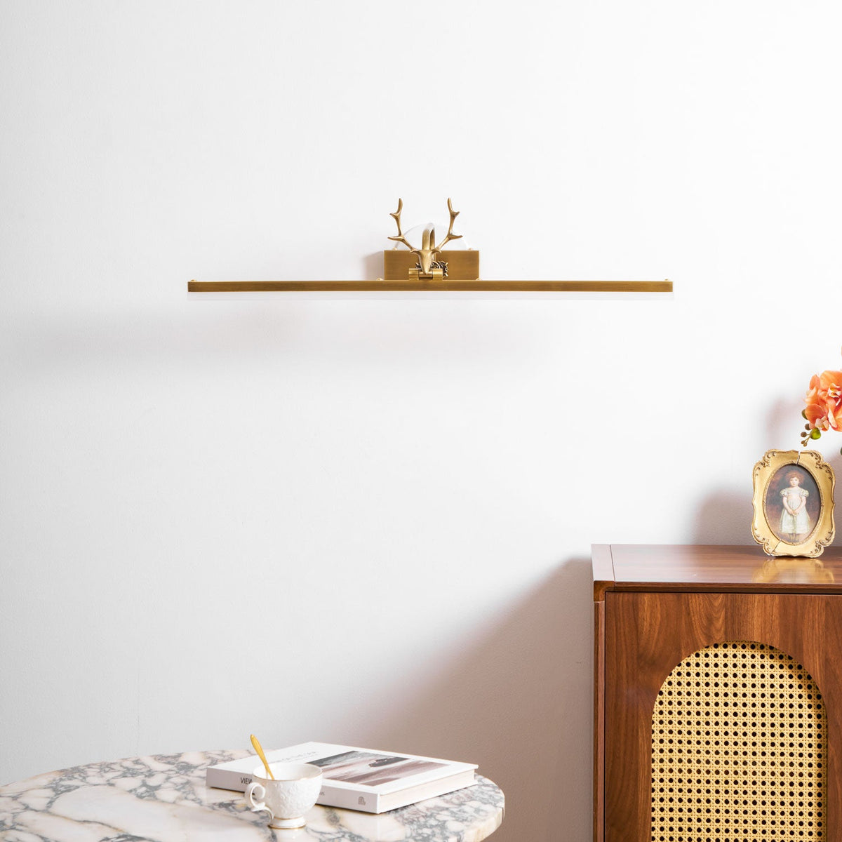 Metal Antler Ring Wall Lamp