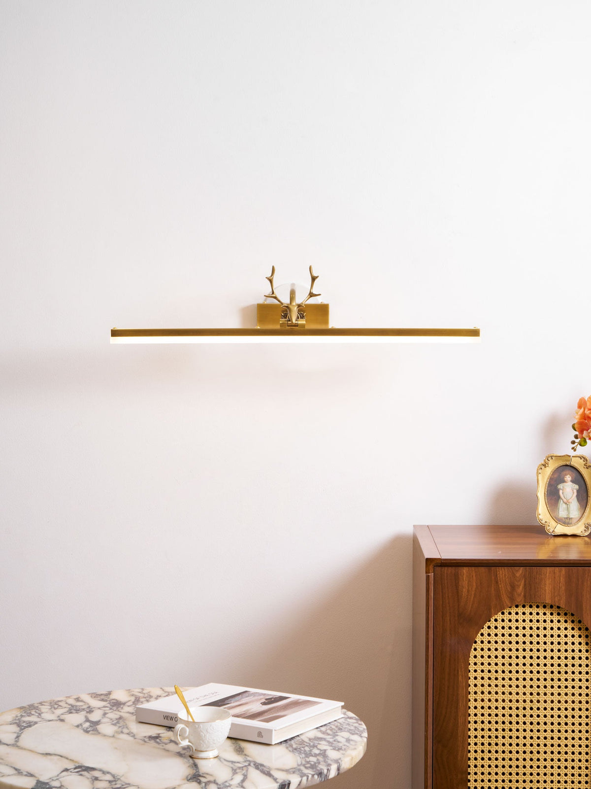 Metal Antler Ring Wall Lamp