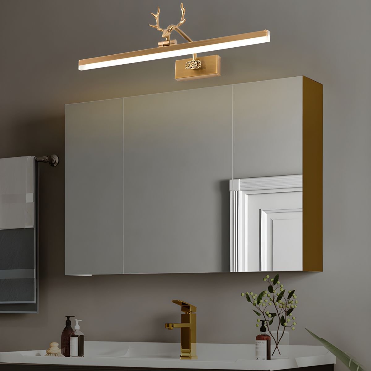 Metal Antler Ring Wall Lamp