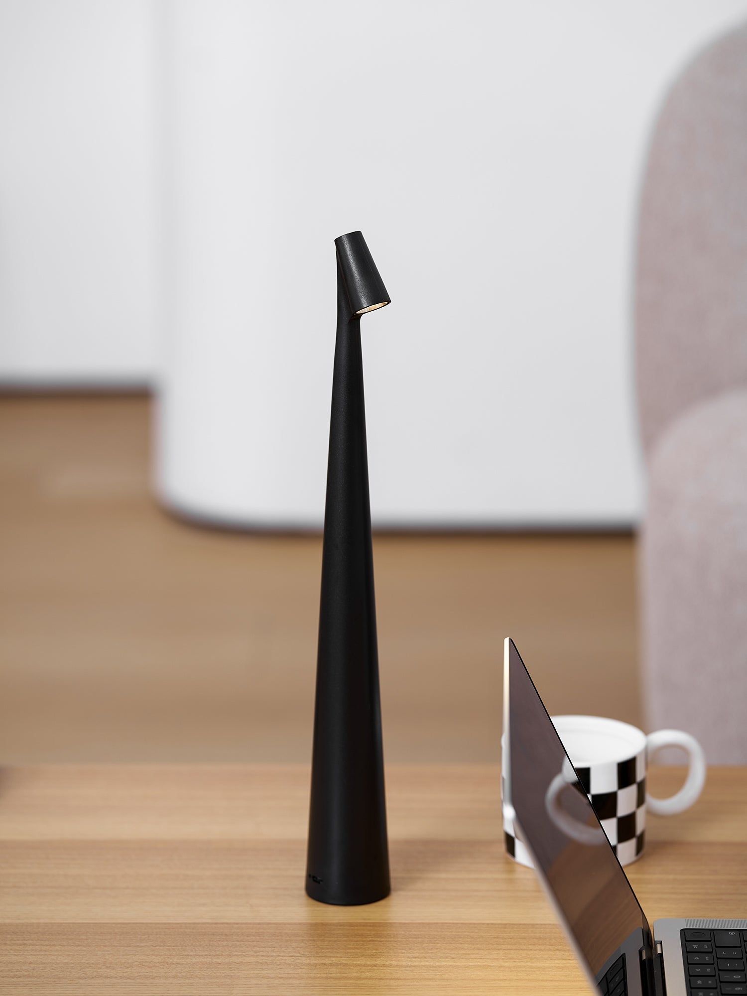 Modern Slim Cordless Rechargeable LED Table Lamp