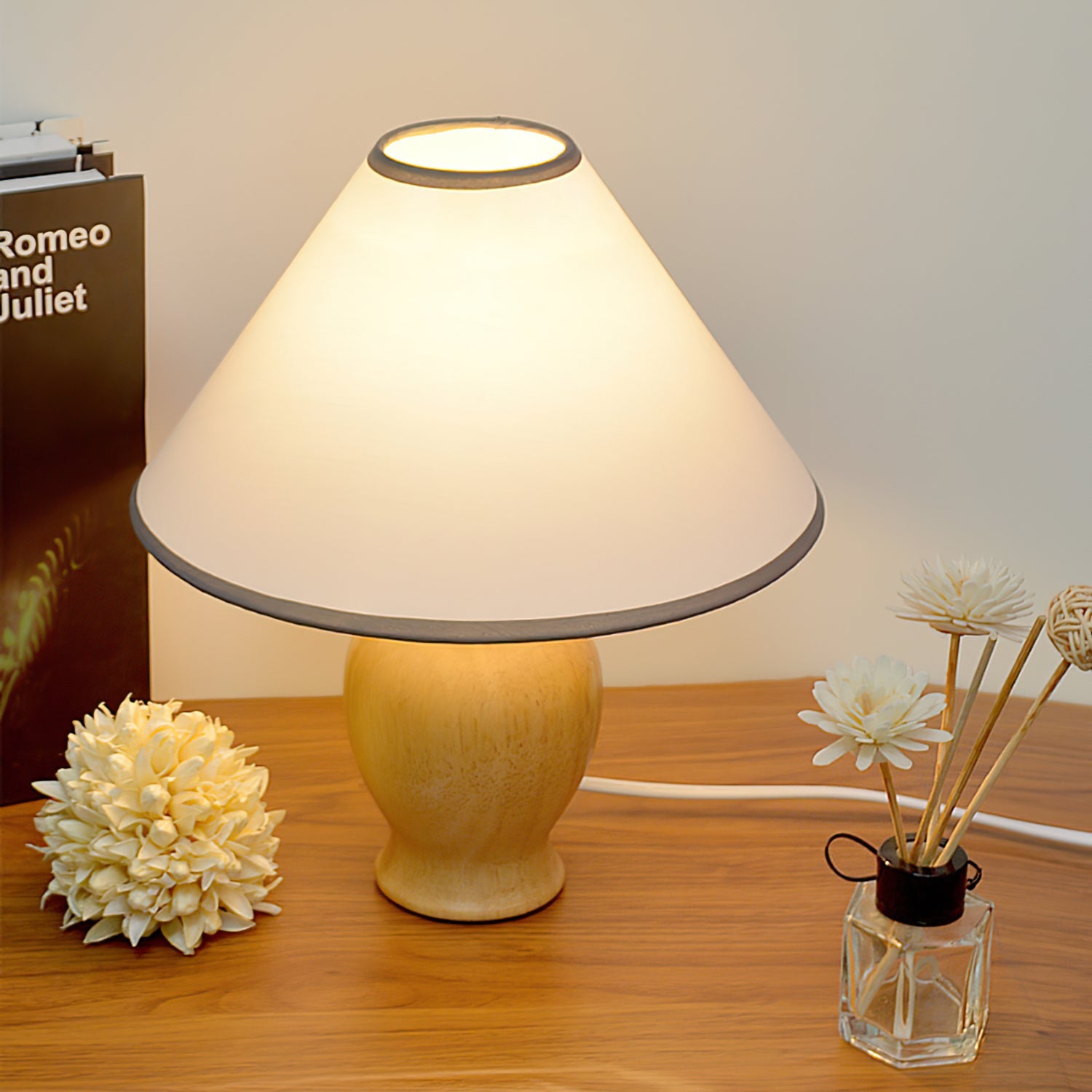 Calvrane Fabric Modern Table Lamp