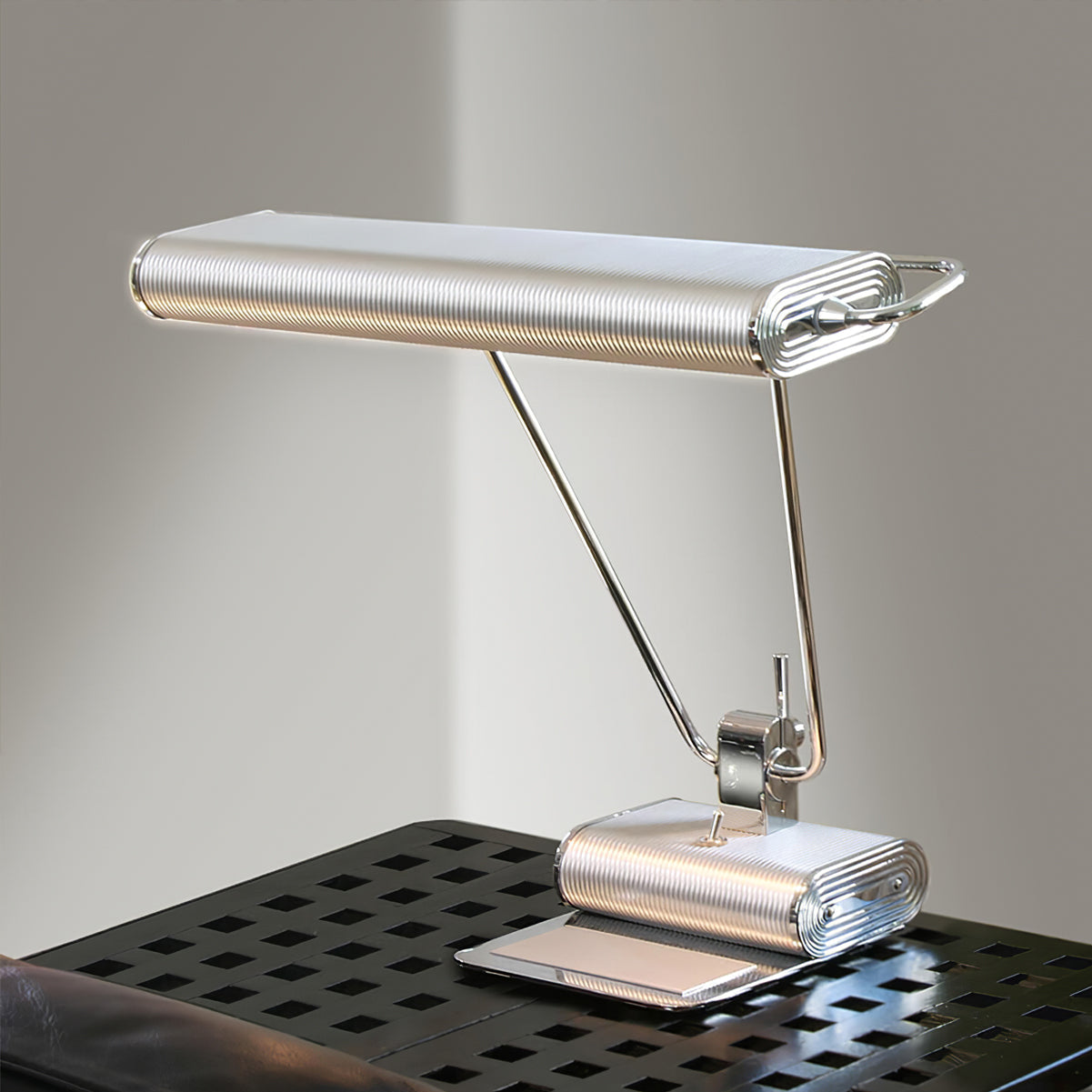 Calvrane Metal Art Deco Table Lamp
