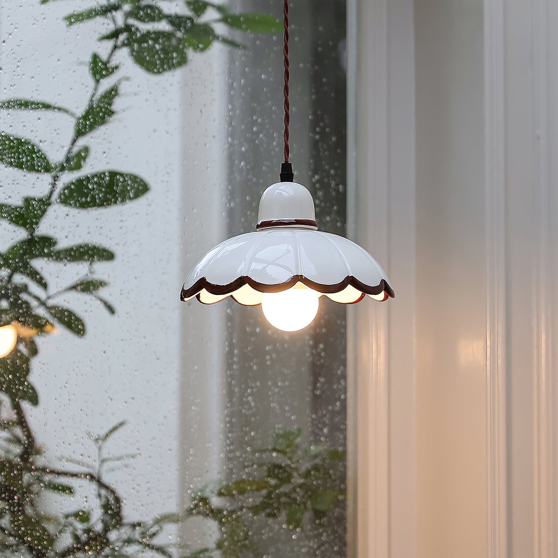 Calvrane Metal Scalloped Pendant Light