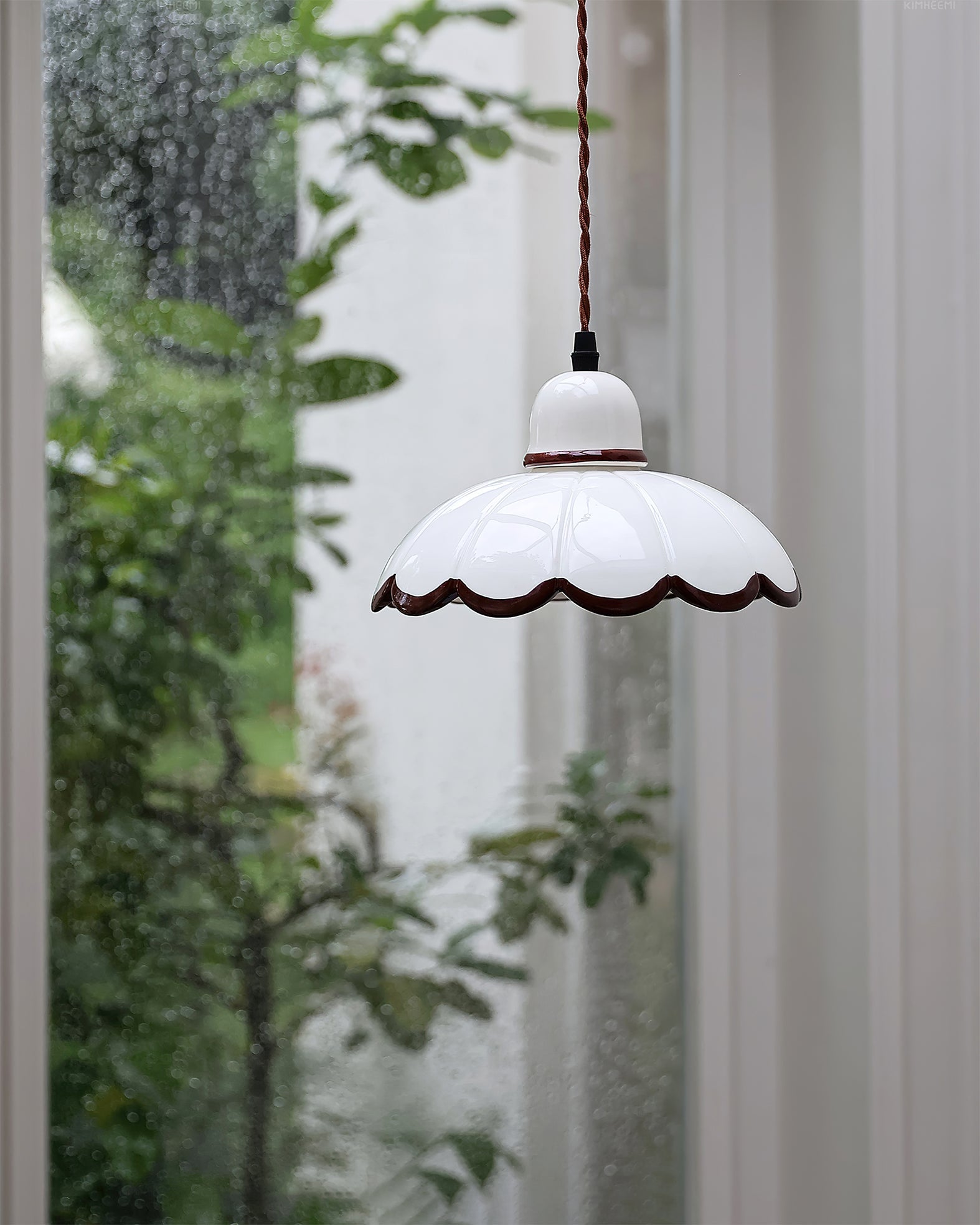 Calvrane Metal Scalloped Pendant Light