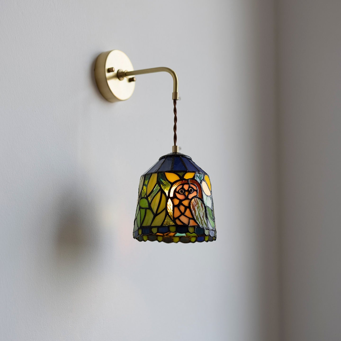 Calvrane Stained Glass Floral Wall Sconce