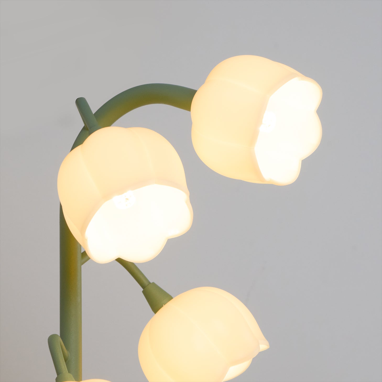 Art Deco Orchid Pattern Metal Table Lamp