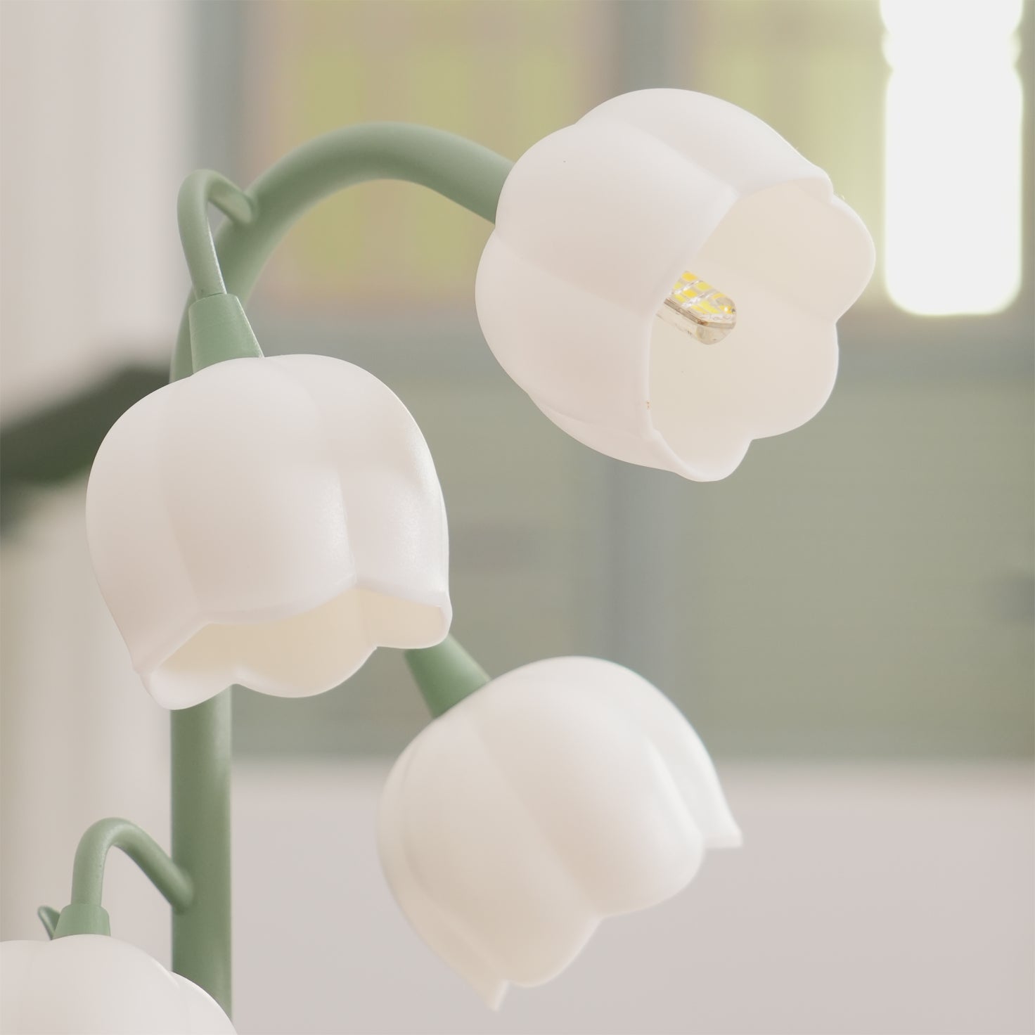Art Deco Orchid Pattern Metal Table Lamp
