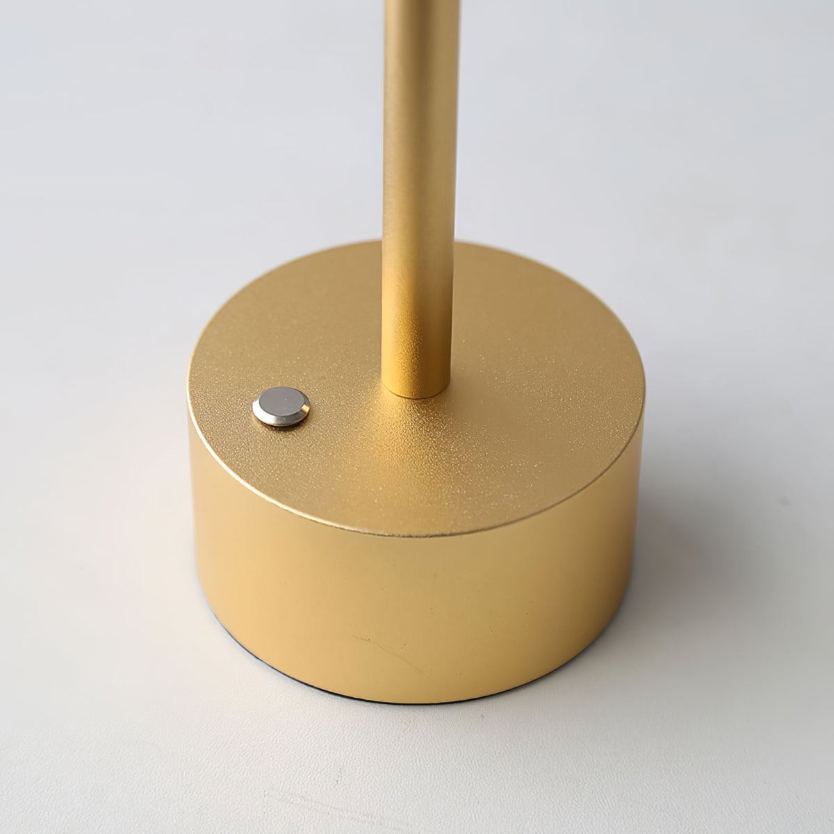Aluminum Slim Cordless Table Lamp