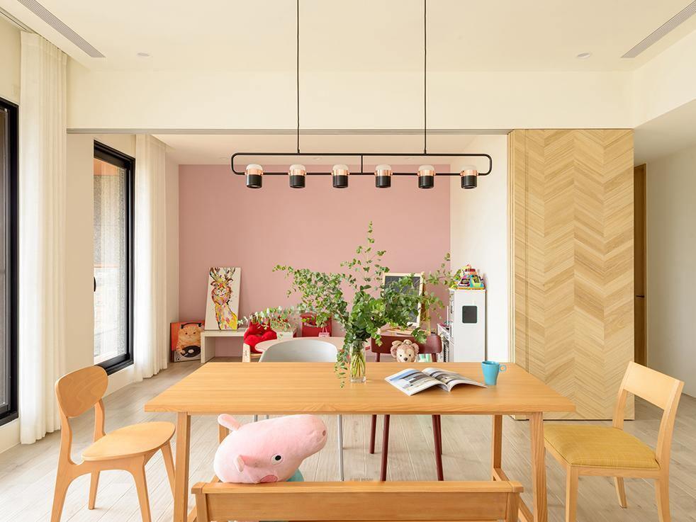 Iron Frame Tilting Pendant Light