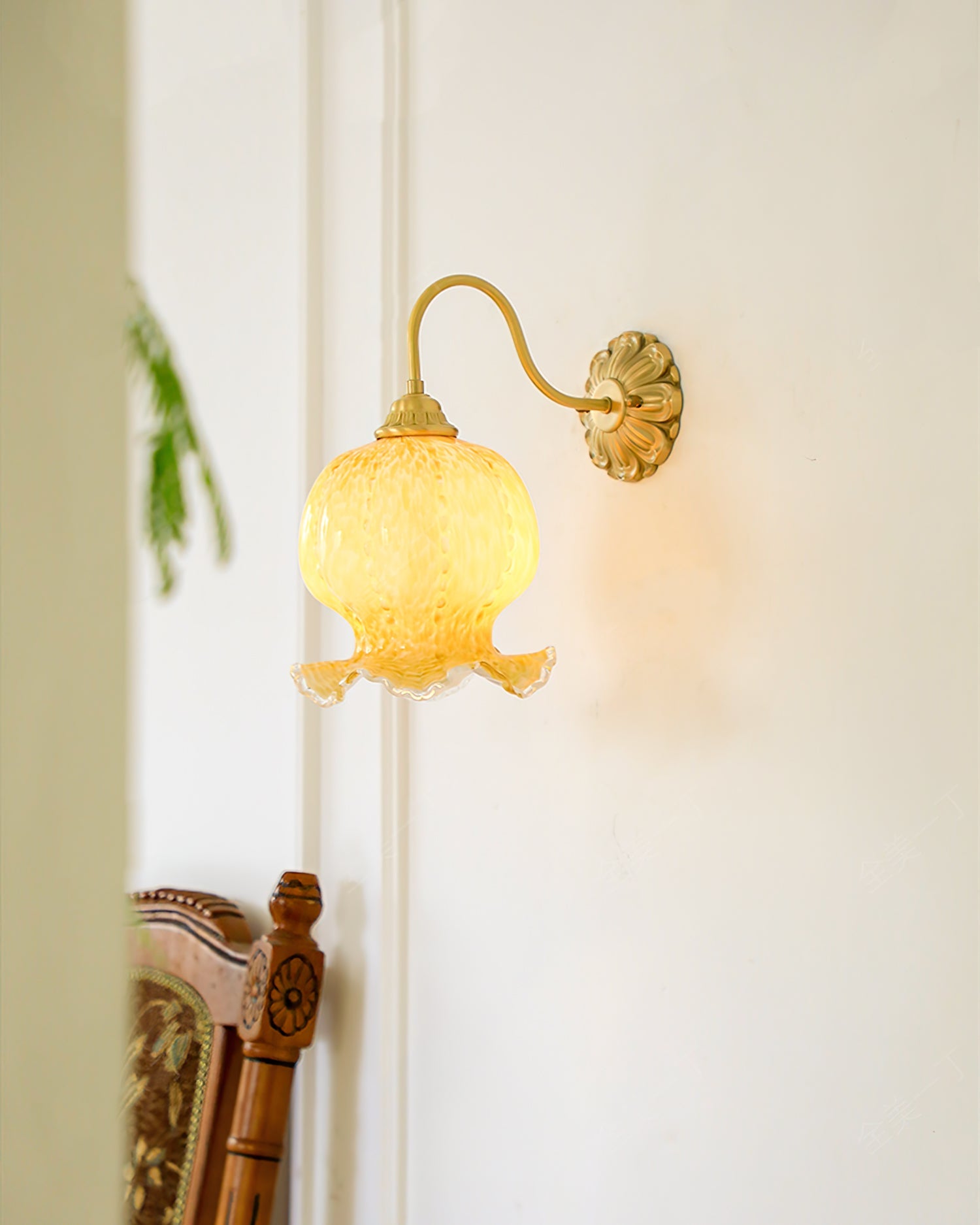 Calvrane Ribbed Glass Wall Sconce