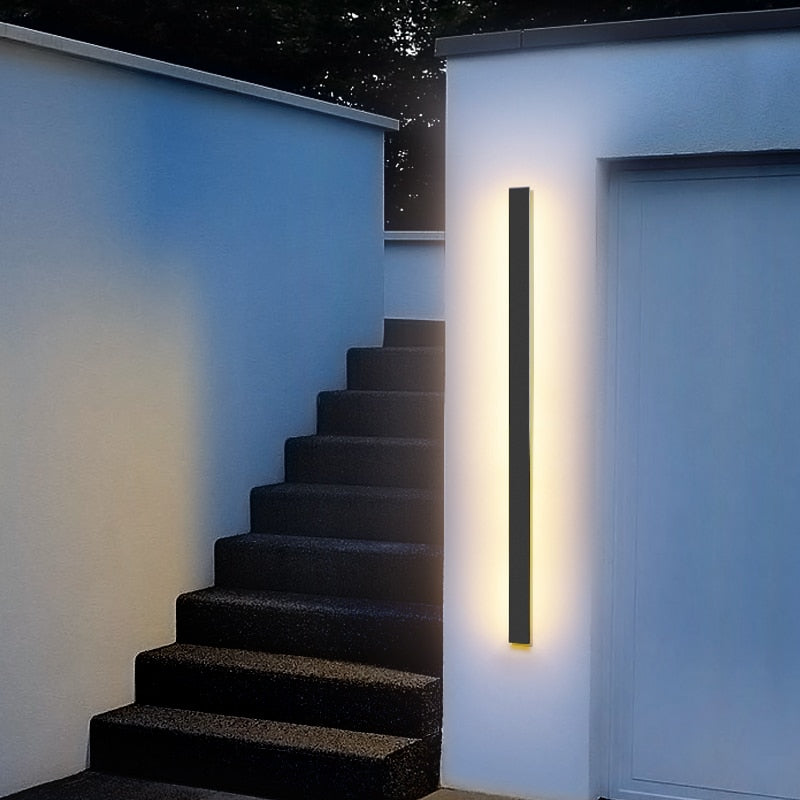 Minimalist Linear LED Outdoor Wall Sconce