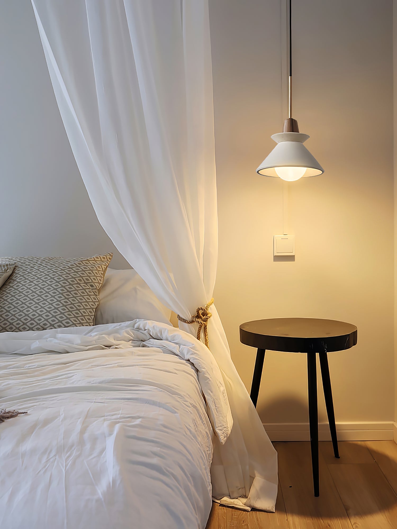 Minimalist Scandinavian Resin Pendant Lamp