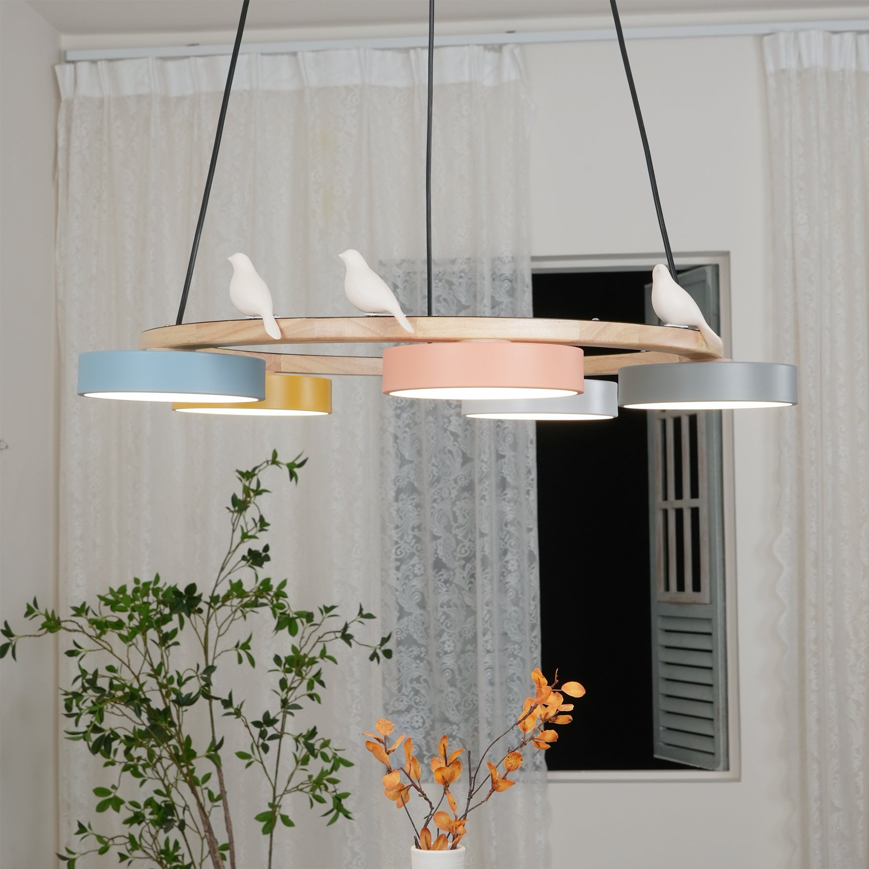 Modern Bird Resin Wood Ring Chandelier
