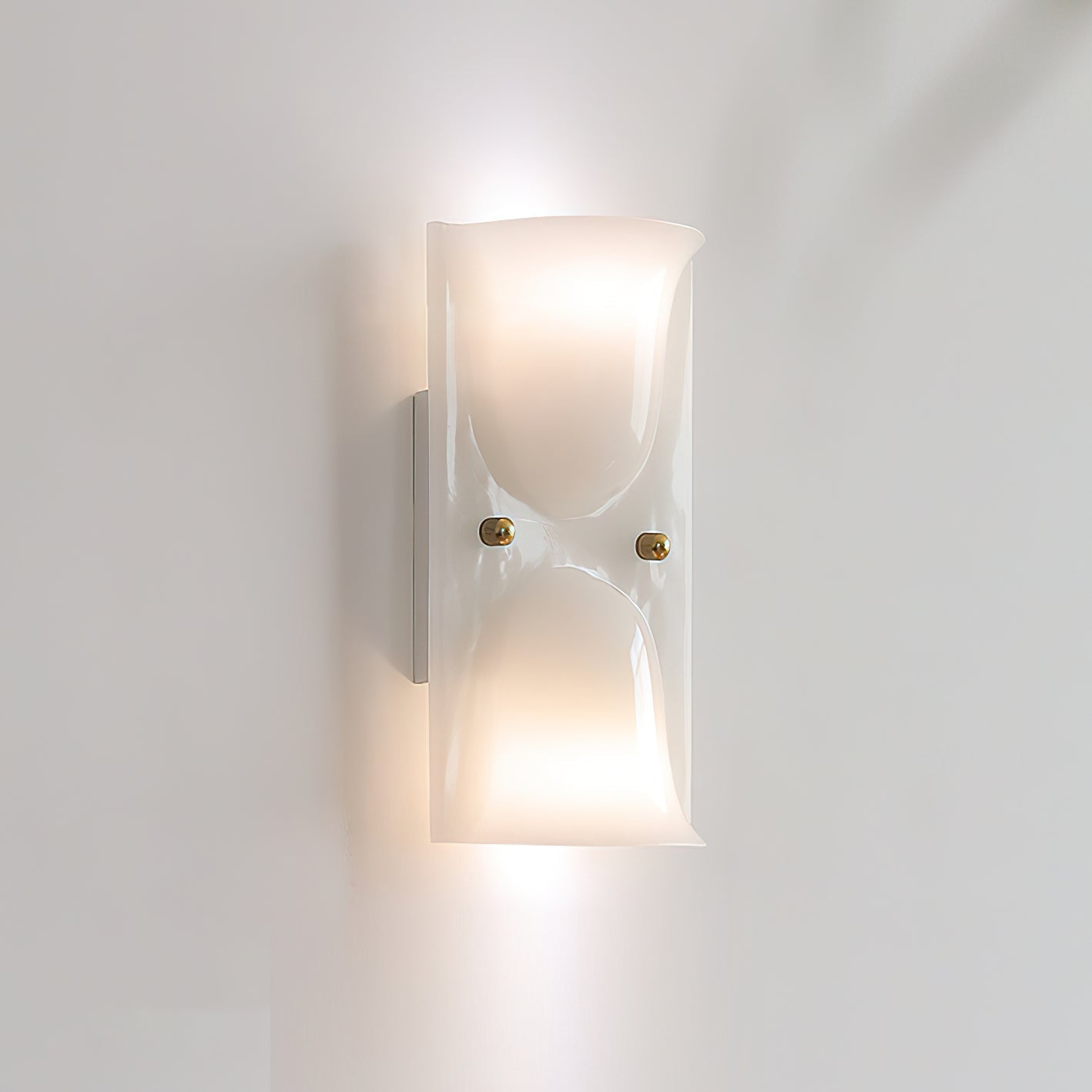 Calvrane Resin Scoop Wall Sconce